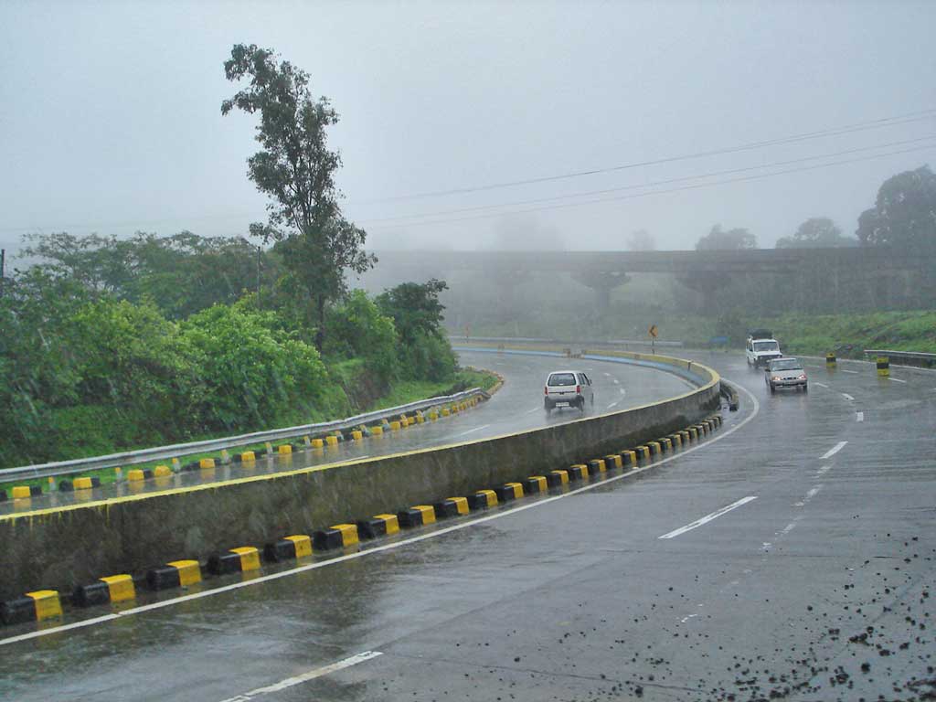 How Transport Services in Pune Can Gear-Up For The Monsoon Season?